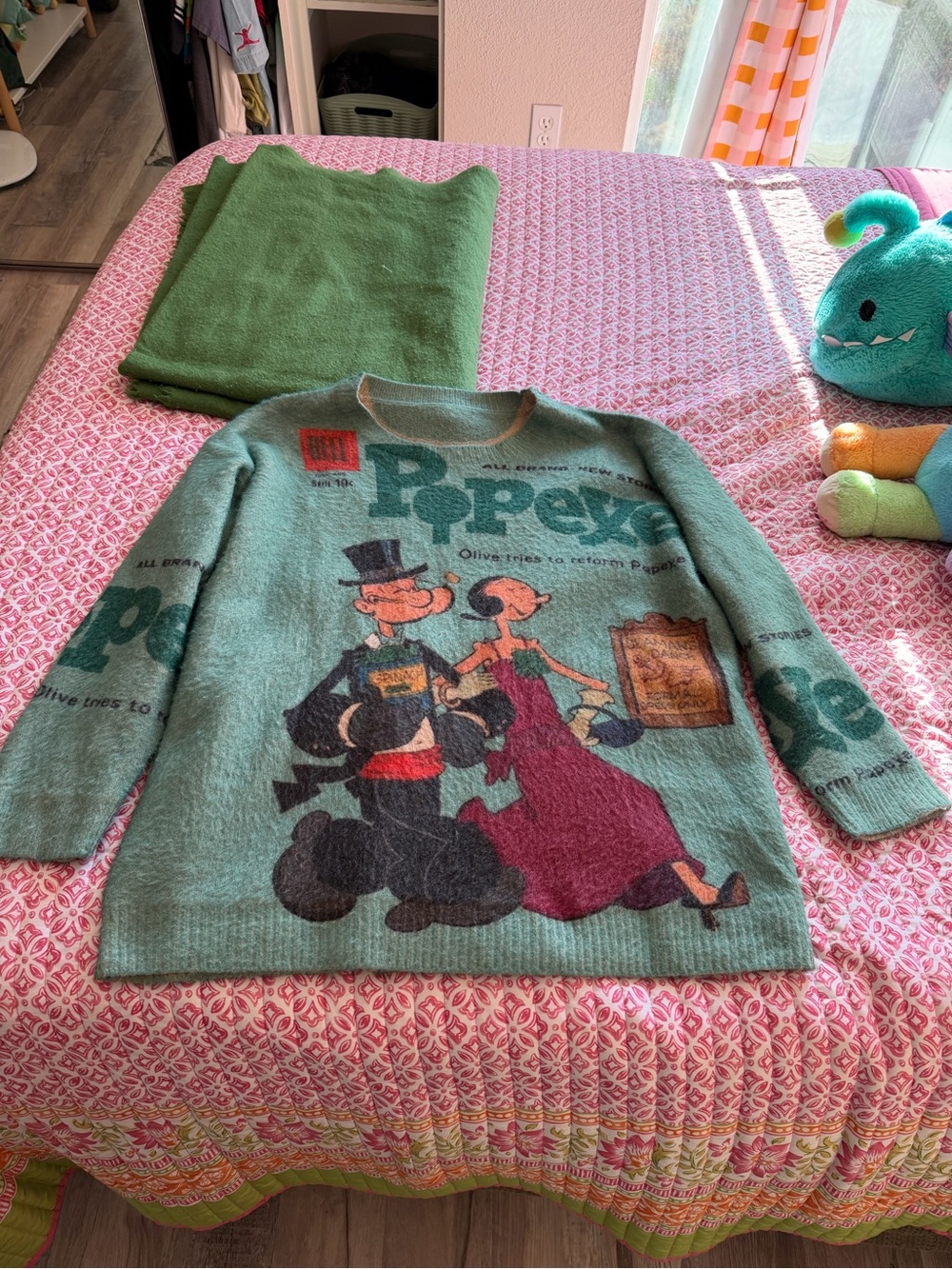 XL Popeye And Olive Oyl All Over Design Sweater